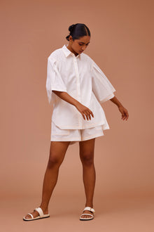  PLEATED UMBRELLA SLEEVES SHIRT